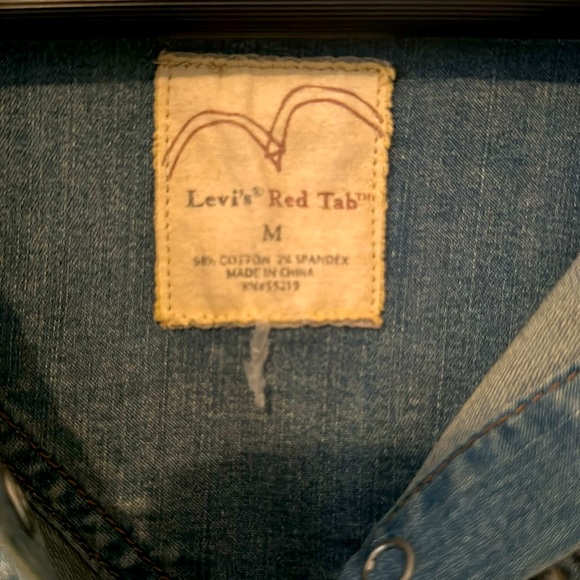 Levi’s Red Tab shirt - Picture 2 of 9